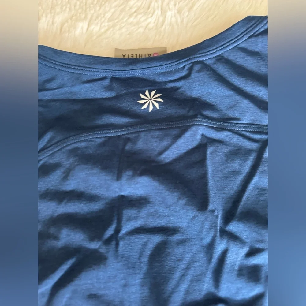 Beautiful top 💙 - Picture 12 of 13